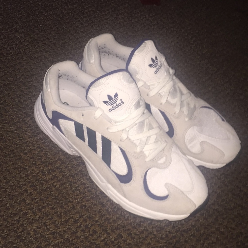 Adidas a nice casual 🔥 shoes for a lower price
